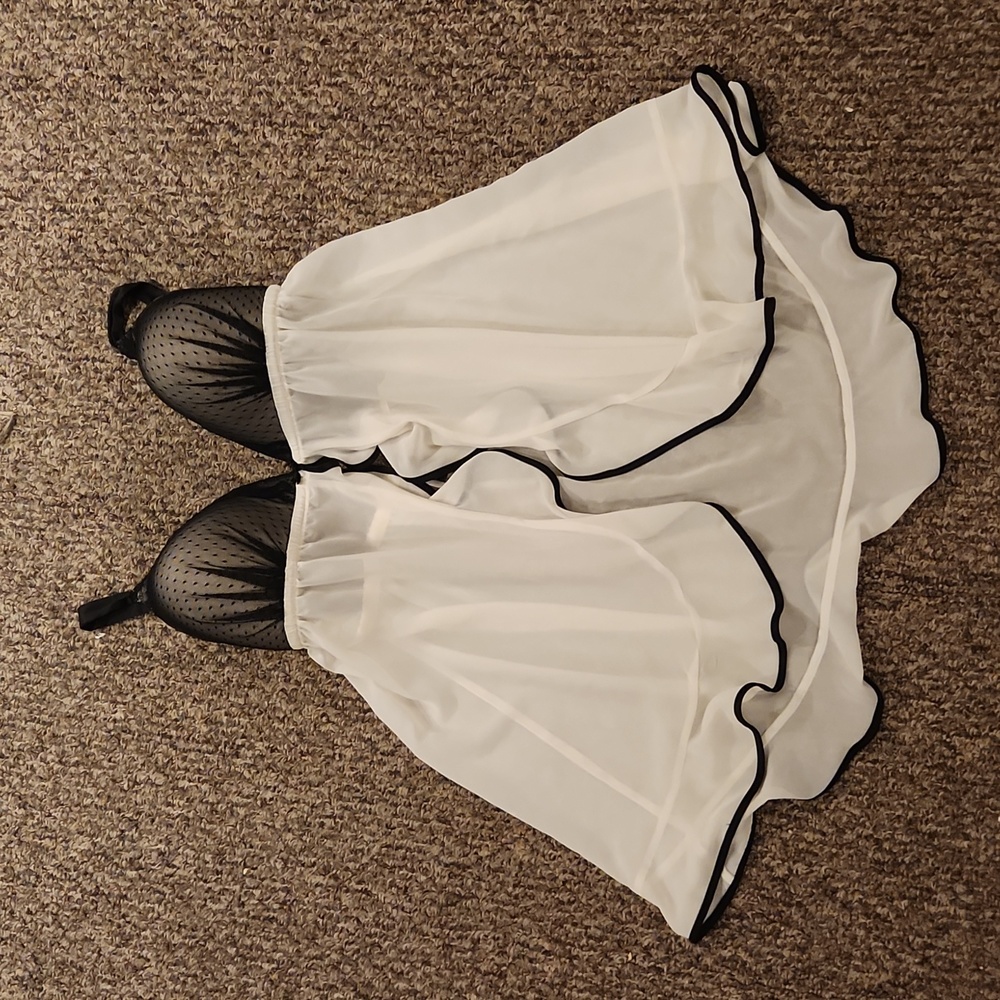Ambrielle Sexy Nightie Size 2X Color White and Black